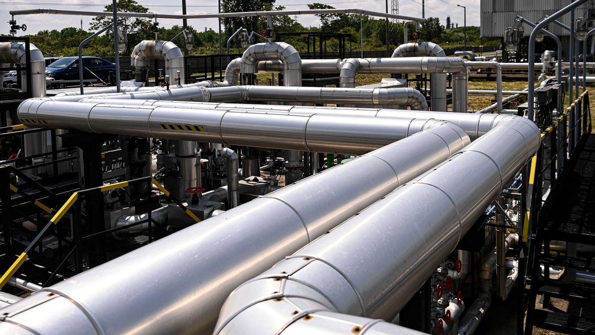 Ezért számít súlyos támadásnak Magyarország ellen a Barátság kőolajvezeték leállítása