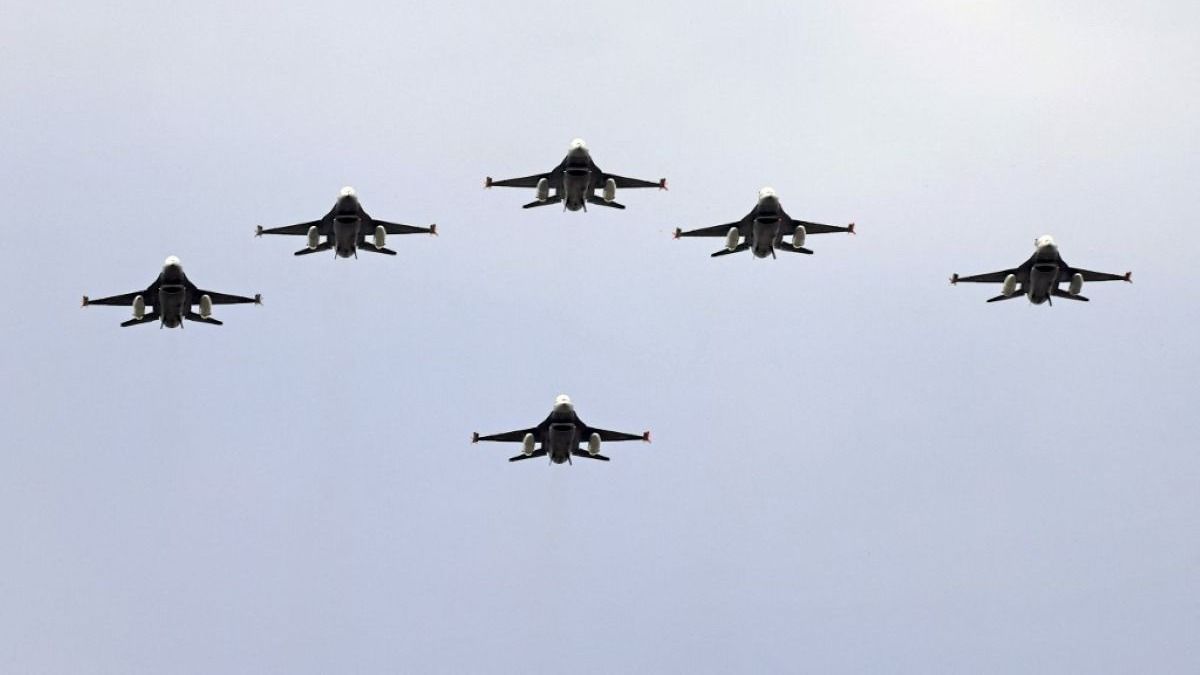 Retteghet Putyin: román vadászgépek védelmezik a NATO légterét