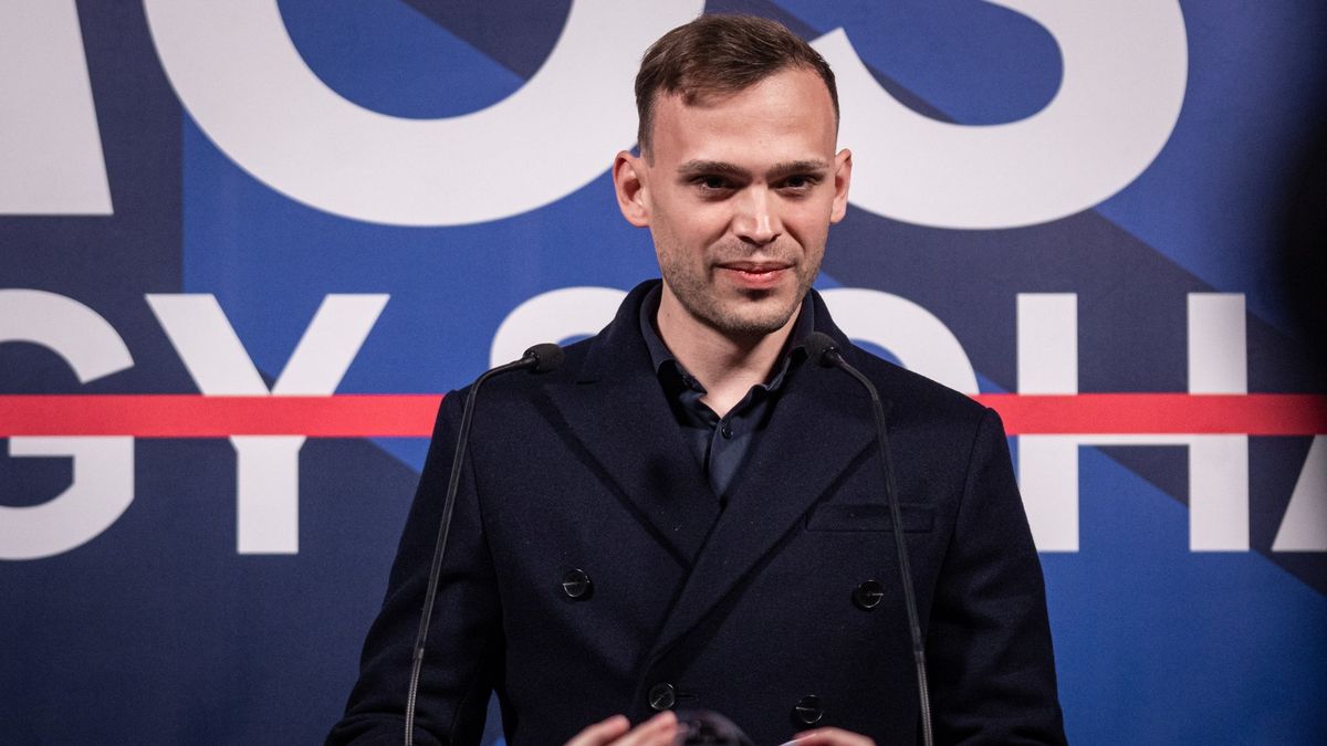 A Tisza jelöltje hazudik, mint a vízfolyás: váltig tagadta, hogy valaha a Mi Hazánk embere volt, de pechjére a fényképezőgépet már régen feltalálták