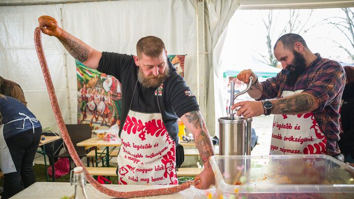 Kolbászkészítő vigadalom Mezőtúr kolbászfesztivál kolbásztöltő verseny kolbászsütő megmérettetés 
20260321 Mezőtúr
fotó: Németh András Péter NAP