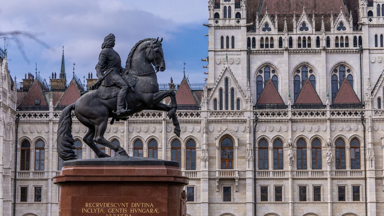 Dicső szabadság és&nbsp;törvényes juss