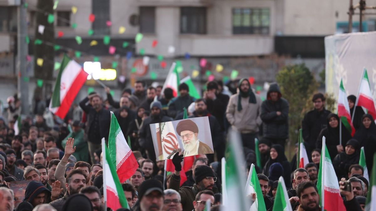 Irán megfenyegette Romániát – keleti szomszédunk „megfelelő választ” fog kapni tettéért