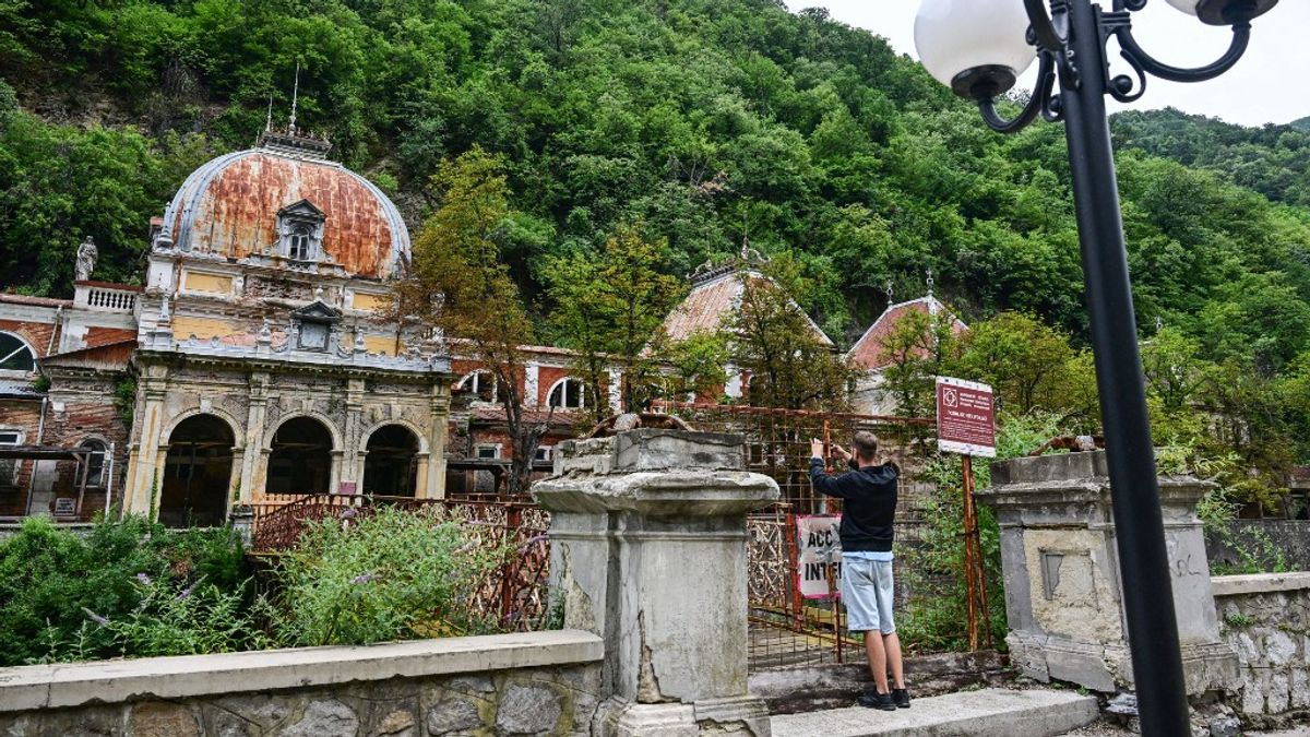 Vészesen fogy a románok pénze: összeomlott egy teljes ágazat