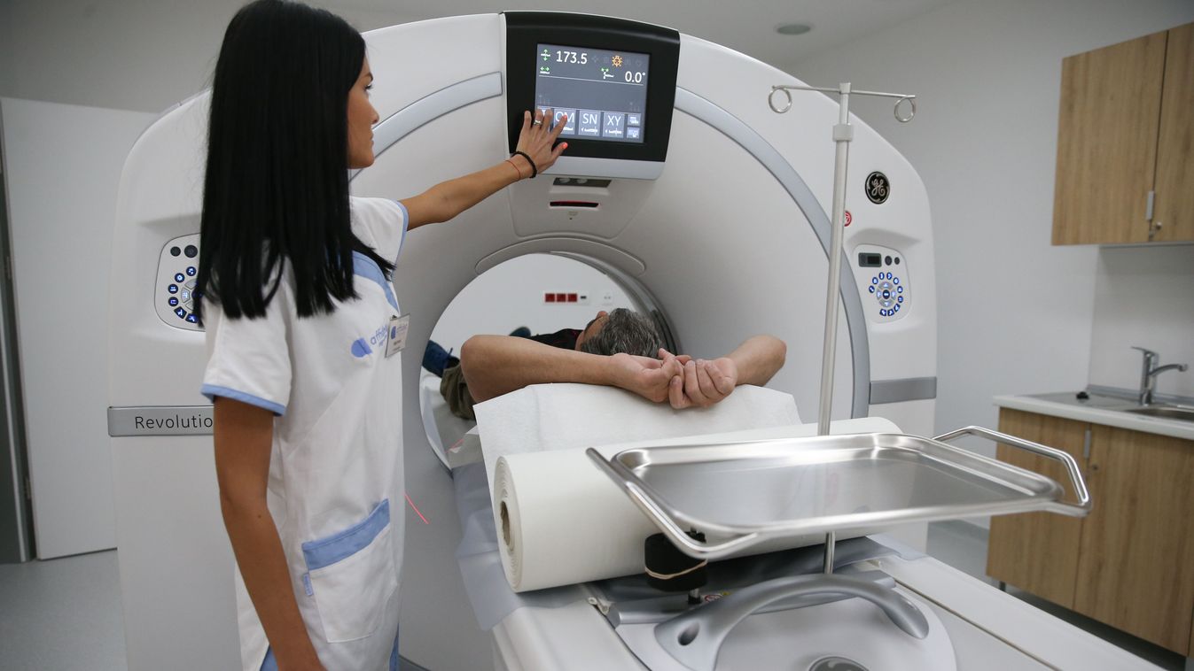 Most még időben léphet