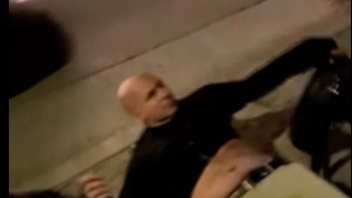 Szintet lépett a tiszás agresszió – a földön húzva vonszolták el Szabó Bálintot Magyar Péter fórumán (VIDEÓ)