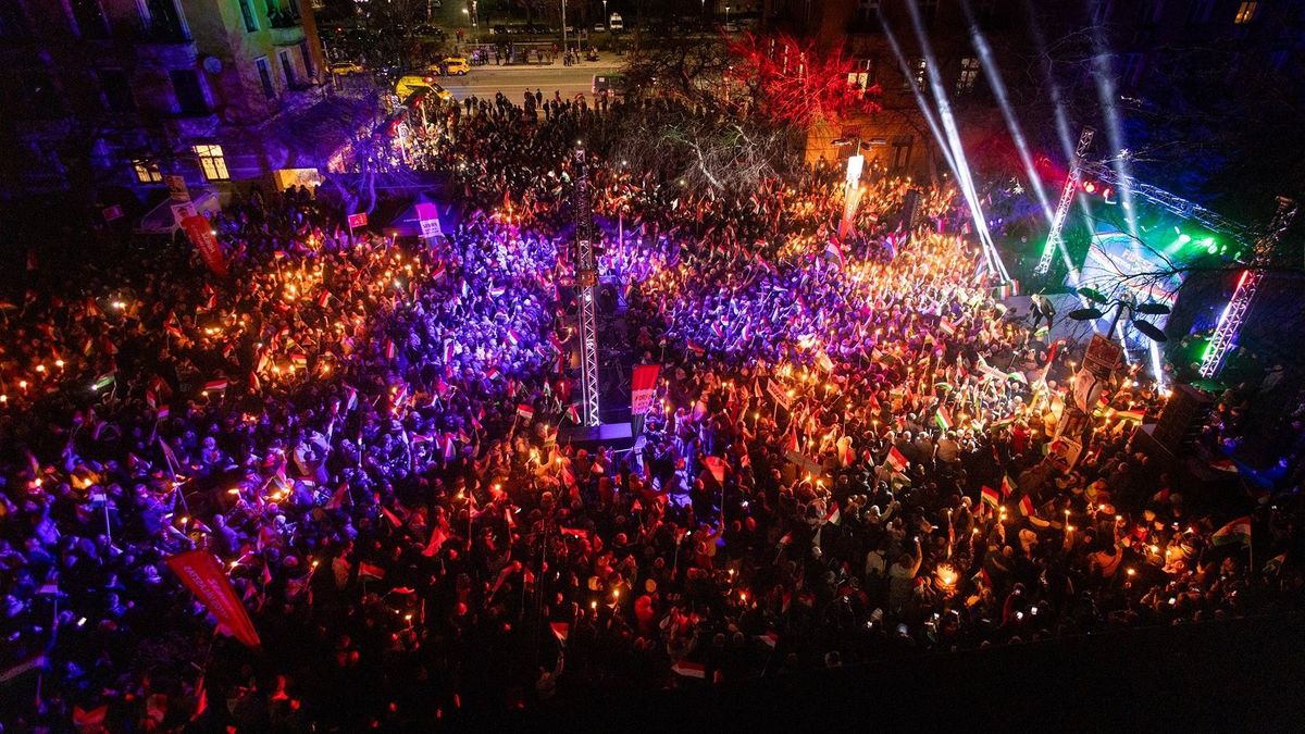 Orbán Viktor duplázik, Veszprém után Győrben lép színpadra – Kövesse nálunk élőben! (Videó)