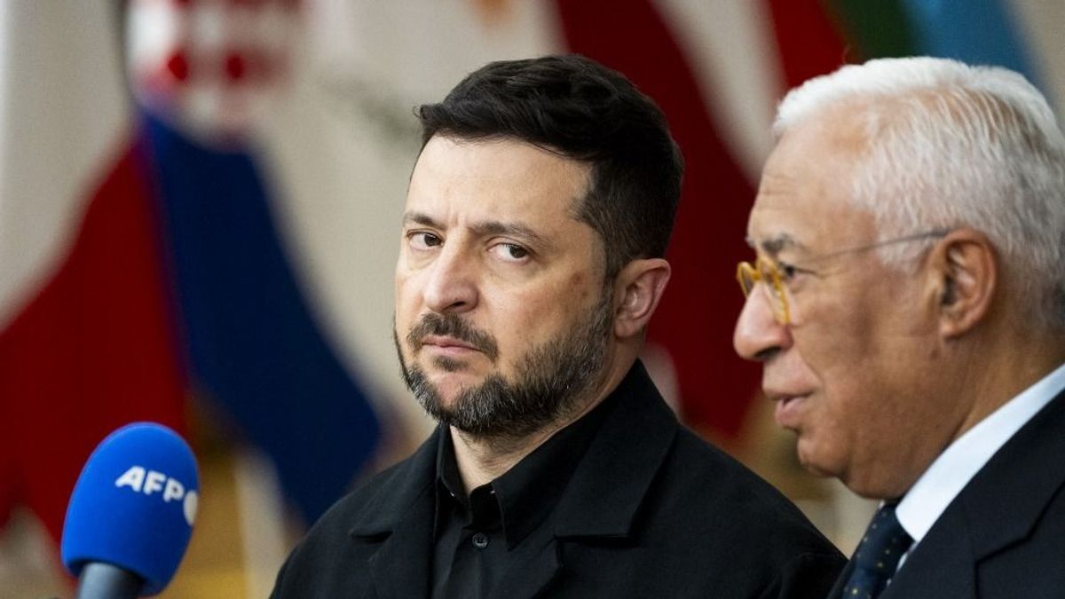 Hatalmas a baj Ukrajnában: a Bloomberg szerint Zelenszkijék még két hónapig húzhatják, utána csődbe megy az ország