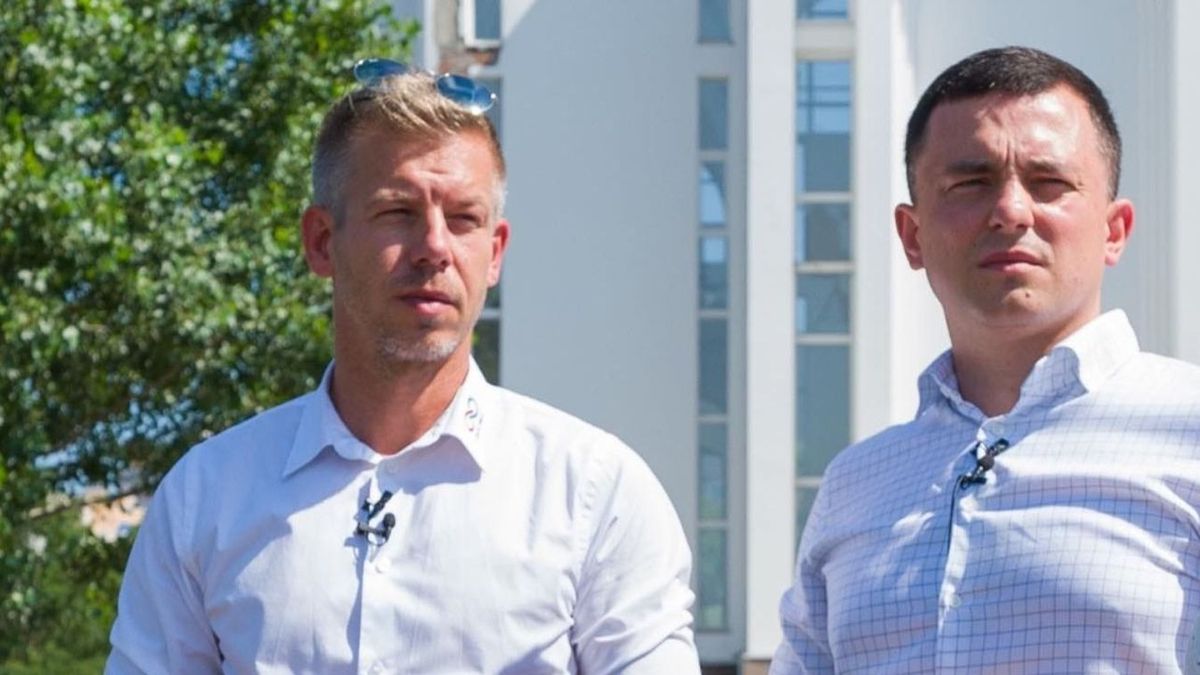 Ez nem krimi: fekete Nike táskák és vákuumcsomagolt eurókötegek, kőkemény maffiamódszerekkel pénzelhetik a Tisza Pártot!