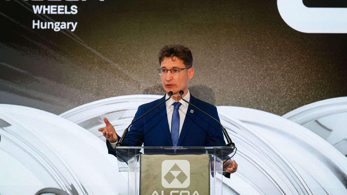 Cser-Palkovics András a közösségi médiában reagált a cikkre, amit felkapott a magyar sajtó