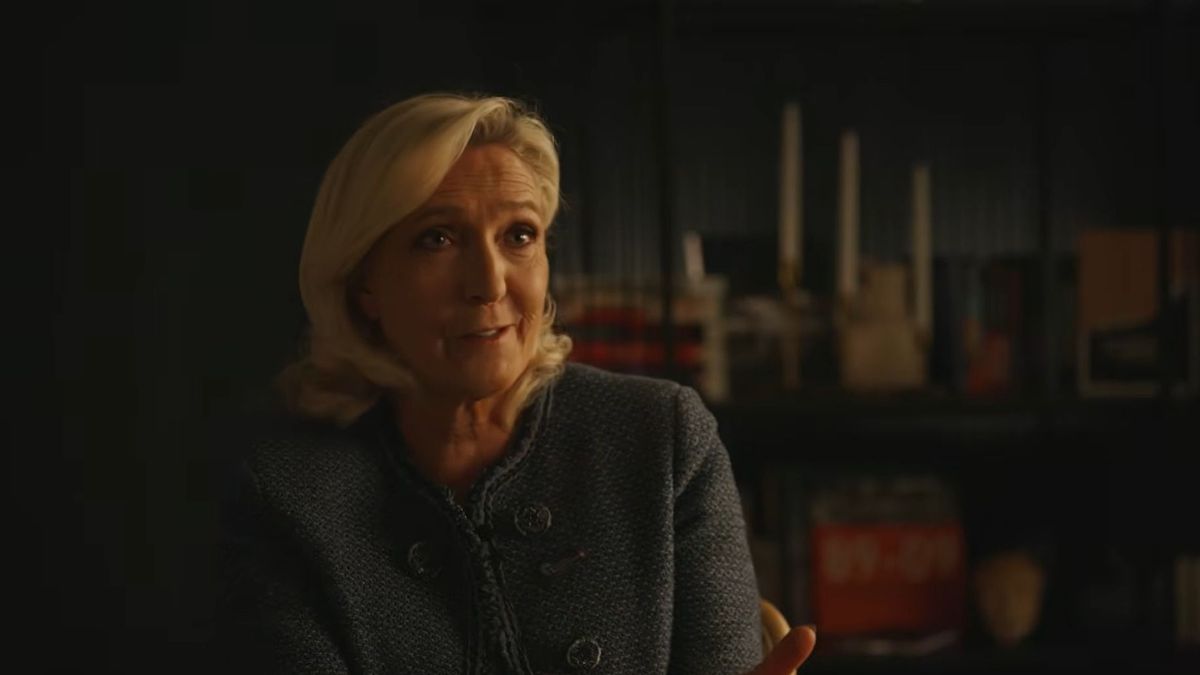 Marine Le Pen üzent Zelenszkij fenyegetőzése kapcsán – ennek aligha örül majd az ukrán elnök (VIDEÓ)