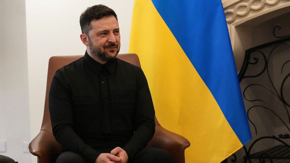 Zelenszkij elégedett: boldogan posztolt perzsául az Iránt ért csapás után