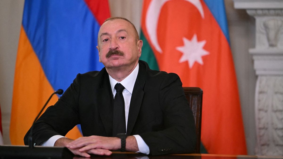 Terrorizmussal vádolja Iránt Azerbajdzsán, válaszcsapást ígérnek