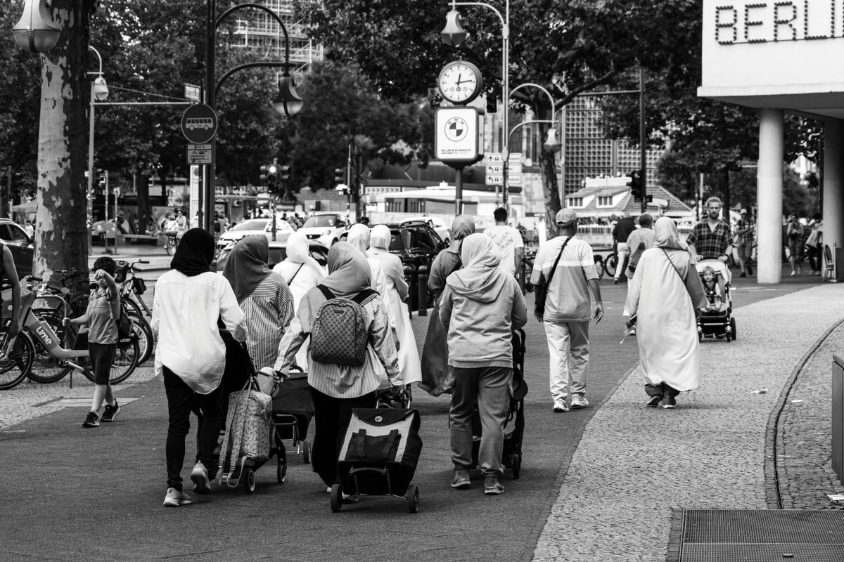 Berlin,Germany,August,16,,2024:,A,Group,Of,Women,Wearing