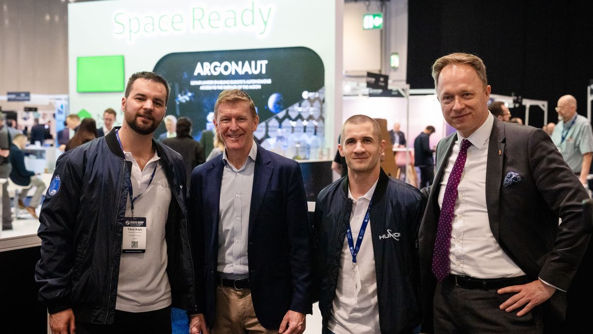 A végtelenbe vezethet a HUN-REN és a HUNOR együttműködése – Londonban is kapósak voltak a magyar kutatók