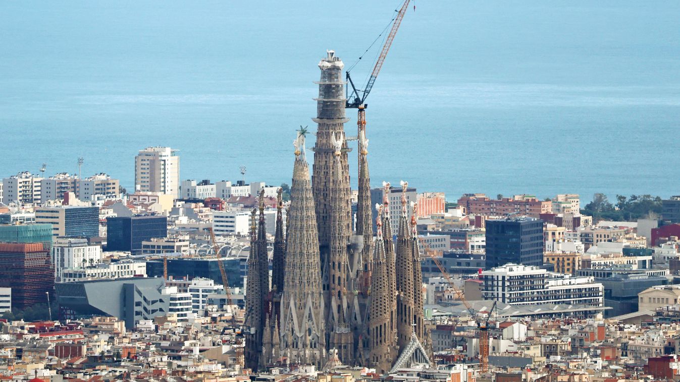 Elérte végleges magasságát a Sagrada Família