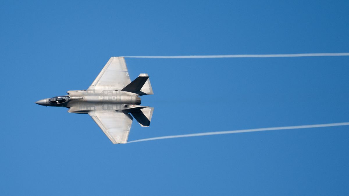 Olyan videót tett közzé az Iráni Forradalmi Gárda, amitől meghűlt a vér az amerikai és izraeli pilóták ereiben (VIDEÓ)