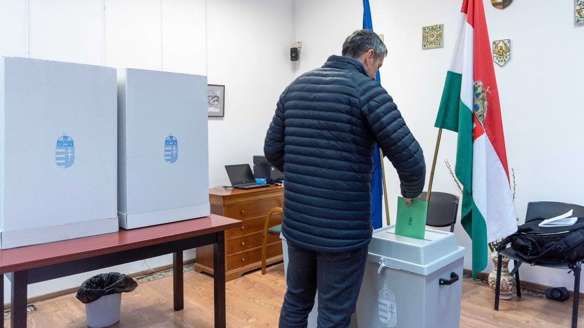 Ez még áprilisi tréfának is rossz: Zelenszkij, Ukrajna illegitim elnöke aggódik a magyar demokráciáért és a választások tisztaságáért