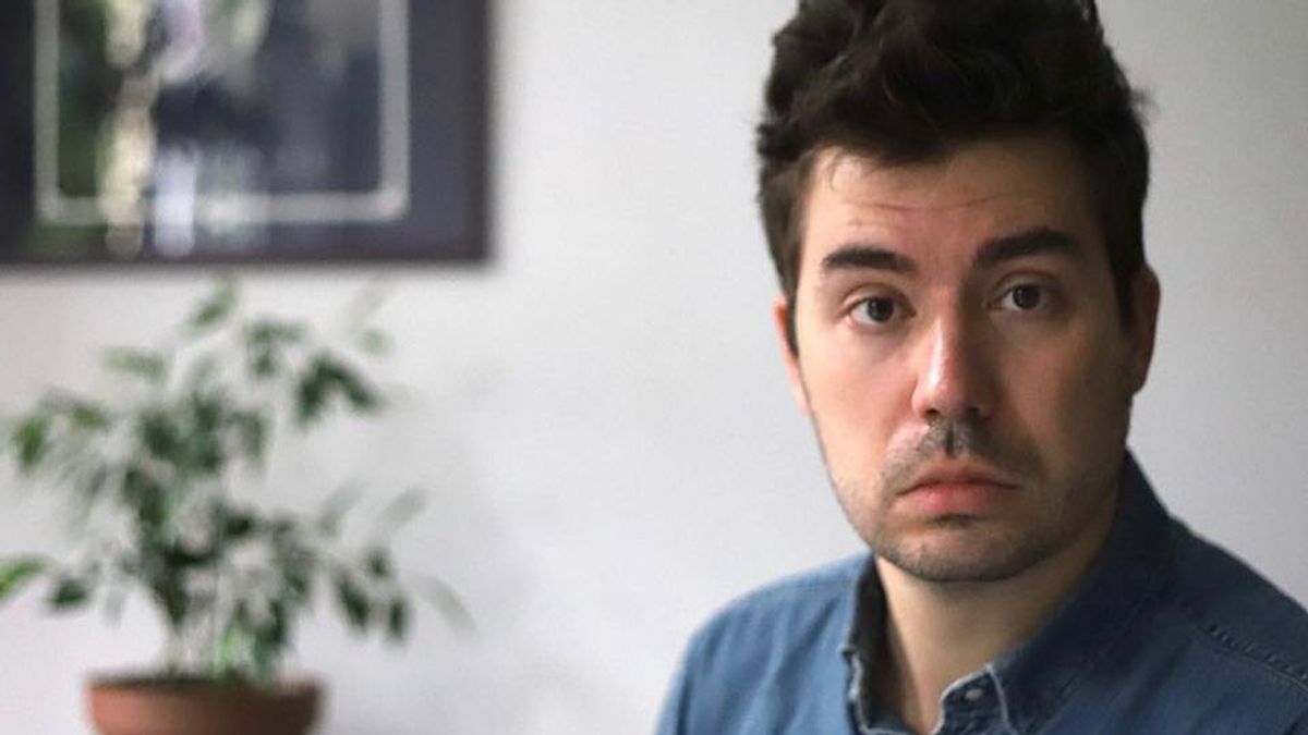 Botrány: külföldi titkosszolgálati akció egy magyar újságíró közreműködésével, a szálak a Tisza Pártig vezetnek