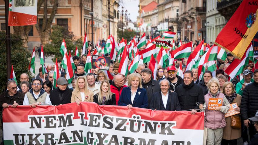 Kampányhajrá – tömegek várták Kaposváron Orbán Viktort