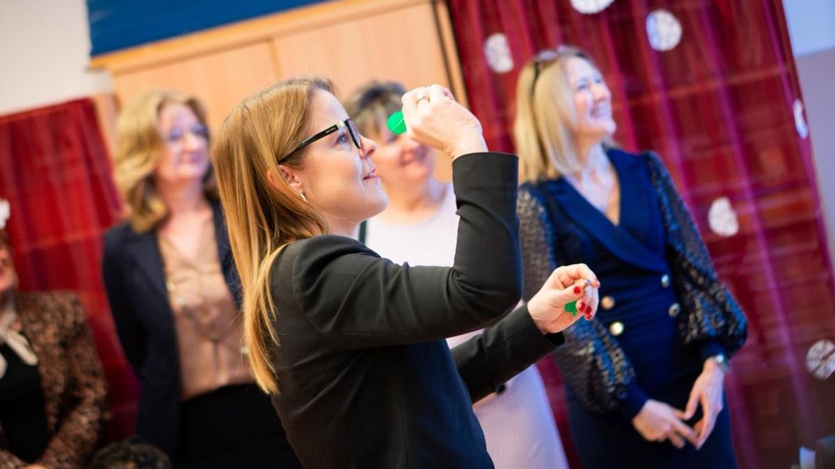 Hiába csökkent a tananyag, mégis túlterheltek a diákok – mi áll a háttérben?