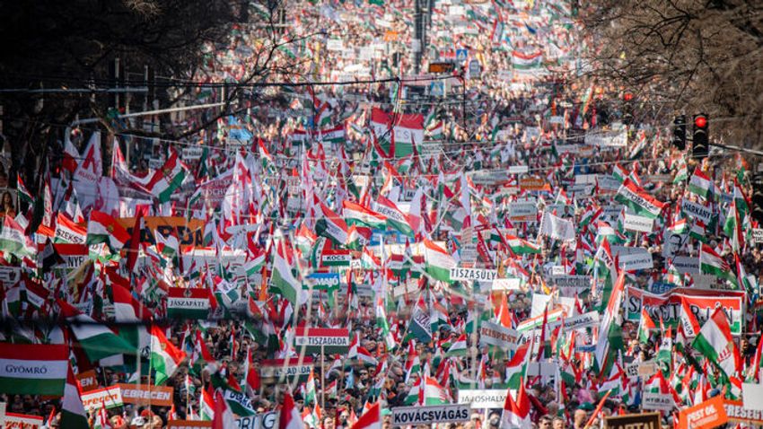 Békemenet 2026-ban: fotókon minden idők legnagyobbik patrióta megmozdulása