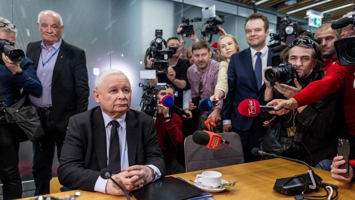 Varsóból üzenik: Brüsszel minden eddiginél nagyobb nyomást gyakorol a magyar választások kimenetelére