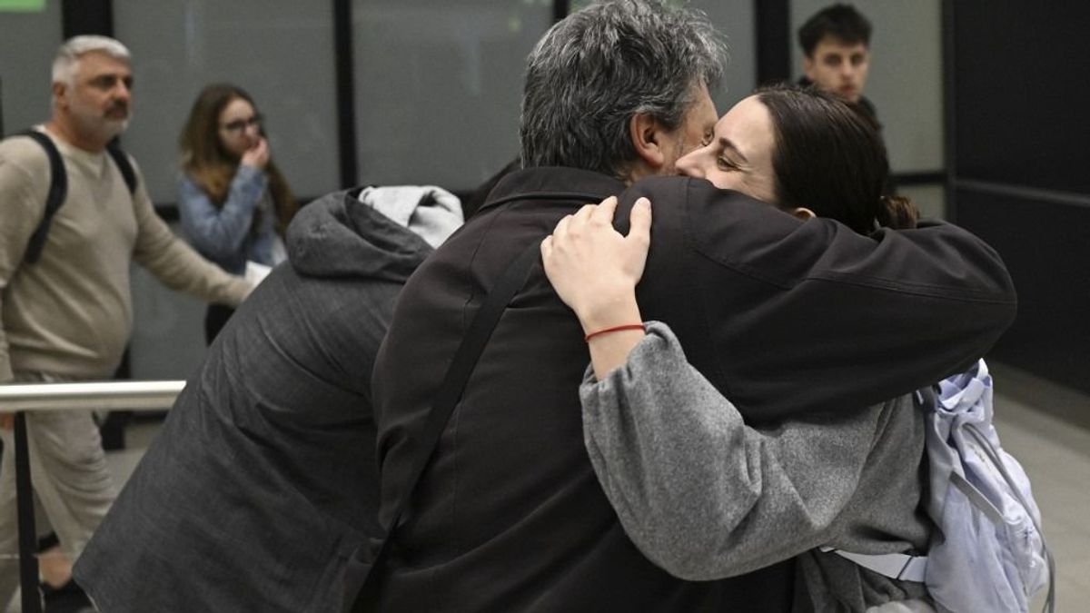 Így menekítik haza a magyarokat a Közel-Keletről: mentőjáratok érkeznek Dubaj felől