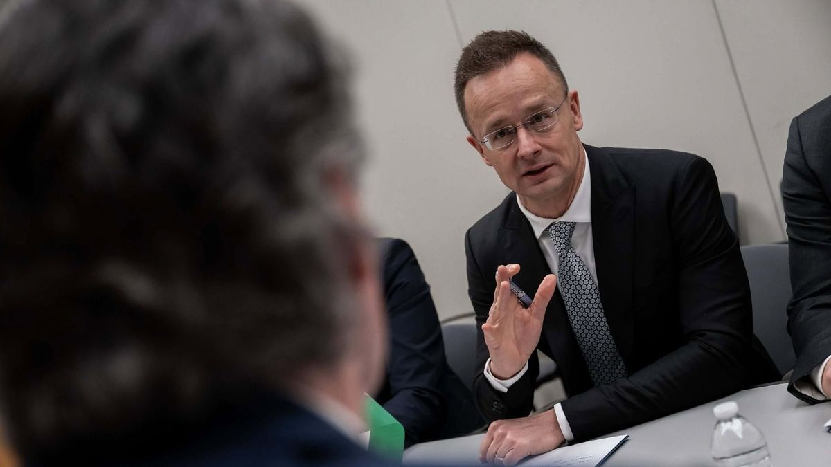 Szijjártó reagált, hogy Kijev berendelte a magyar nagykövetség ügyvivőjét: „Az ukrán kormány teljesen elveszítette a józan eszét”