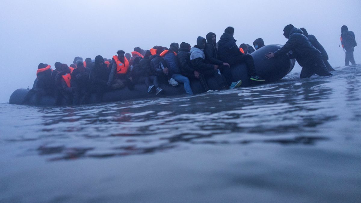 Orbán megközelítését és Meloni mintáját venné át az Európai Parlament: így küldenék haza a migránsokat