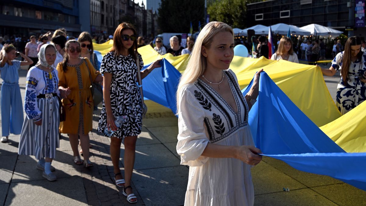 A lengyelek eddig bírták, betelt a pohár: ukránokat toloncolnak ki