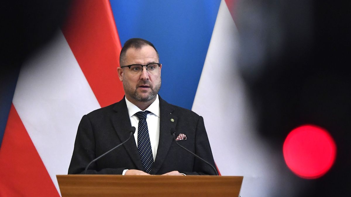 Ukrajna támogatásának leállítását követelik Ausztriában – nem kellett volna Zelenszkijnek megfenyegetnie Orbán Viktort