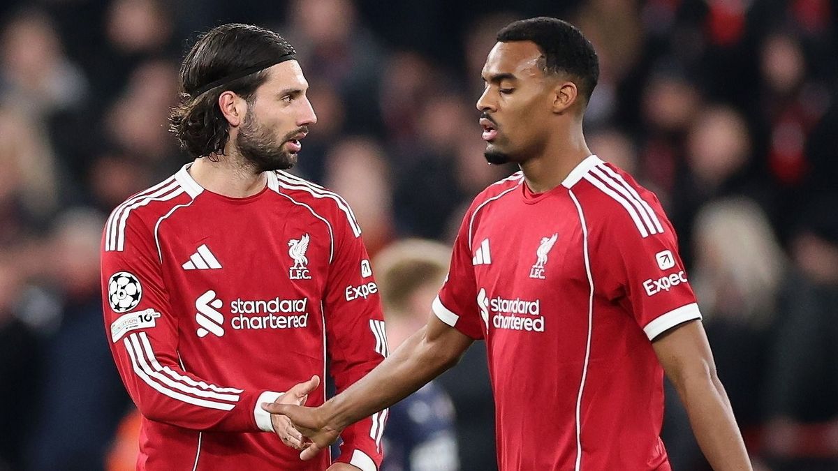 Hosszabbított kulcsemberével a Liverpool, de a szurkolók csak egy dologért könyörögnek: Szoboszlai legyen a következő!