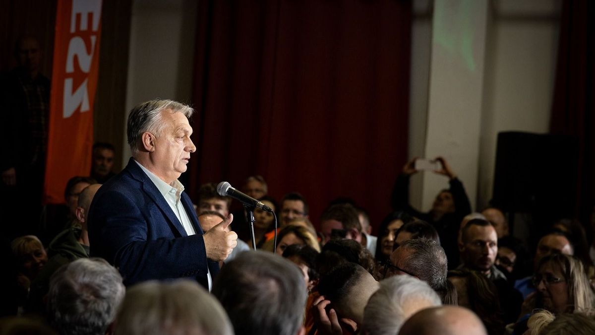 Orbán Viktor mindenkit megnyugtatott: nem csak pár napra tervez a kormány a védett üzemanyagárral (VIDEÓ)