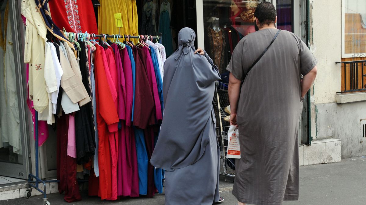 Migránsok fenyegették meg a Mandiner stábját Berlinben (VIDEÓ)