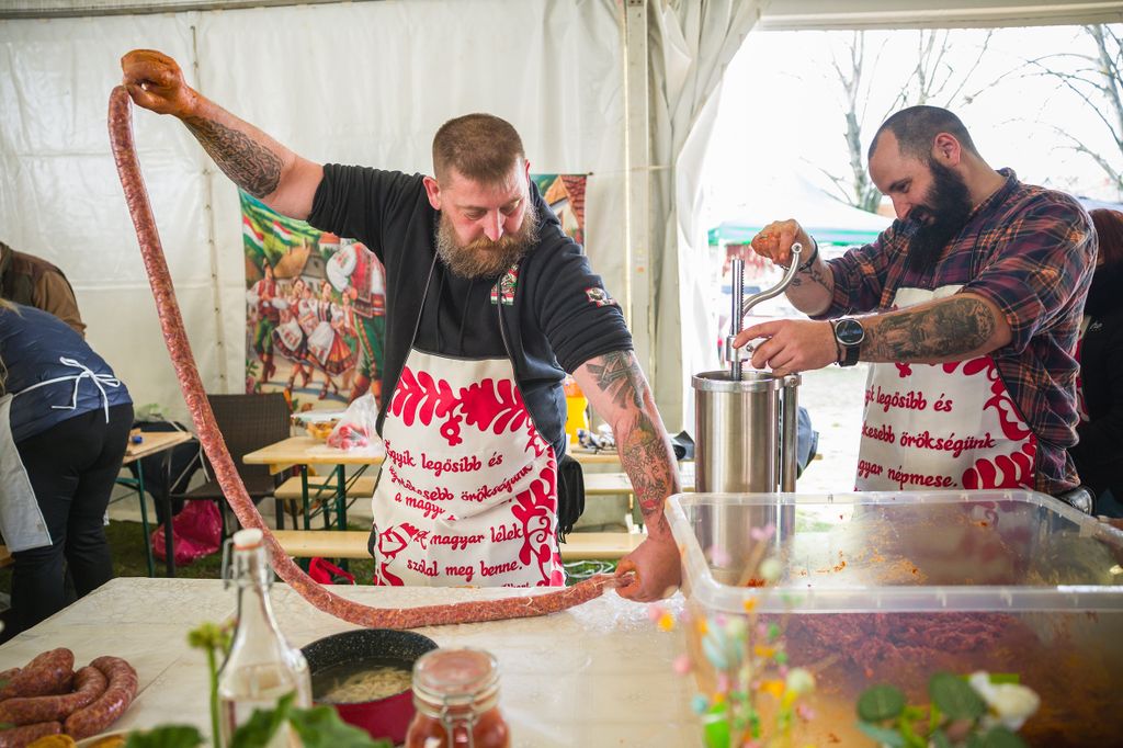 Kolbászkészítő vigadalom Mezőtúr kolbászfesztivál kolbásztöltő verseny kolbászsütő megmérettetés
20260321 Mezőtúr
fotó: Németh András Péter NAP