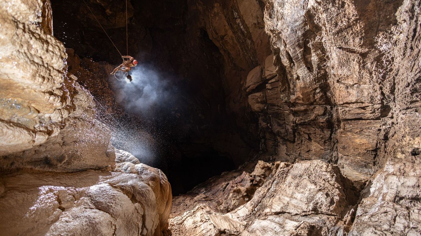 Mélységekben szárnyalva