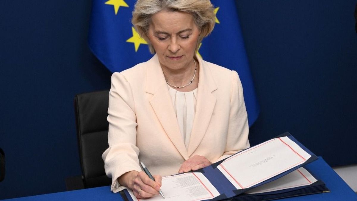 Von der Leyen lesokkolta az uniós országokat: újabb migránsáradat ostromolja Európát, és mindenkit be kell engedni