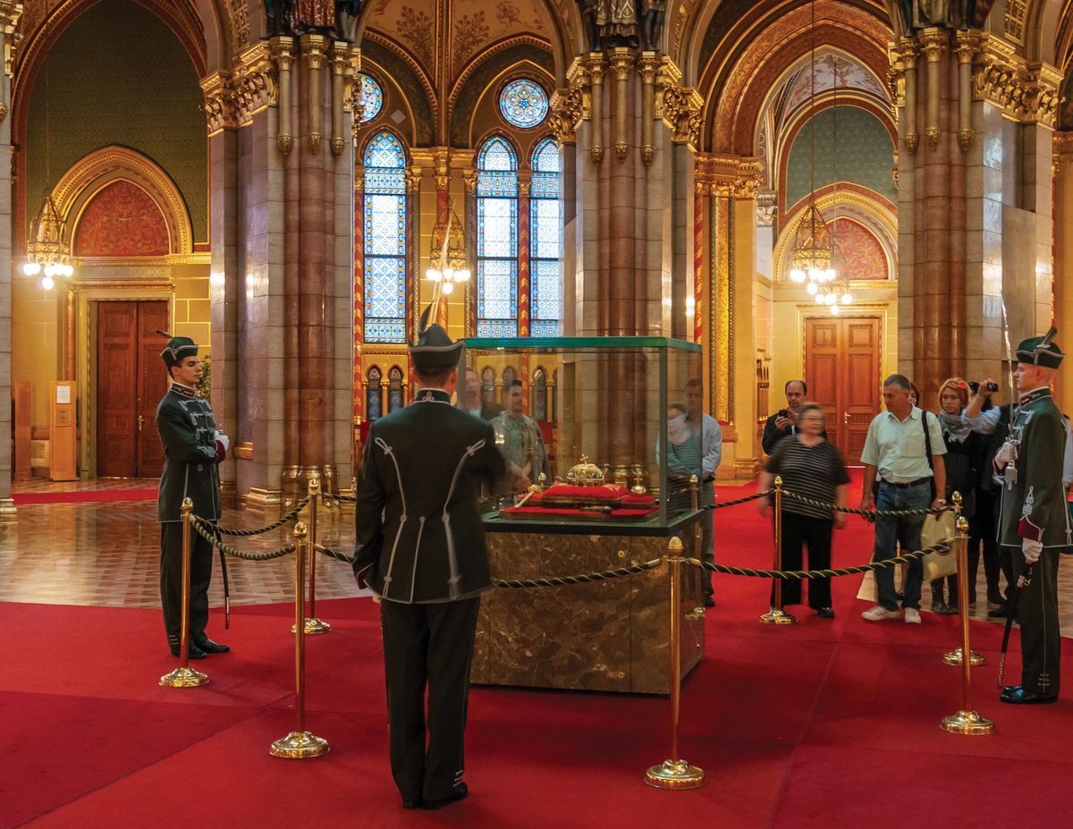 Budapest,,Hungary,-,September,18,2010:,Presentation,Of,The,Holy