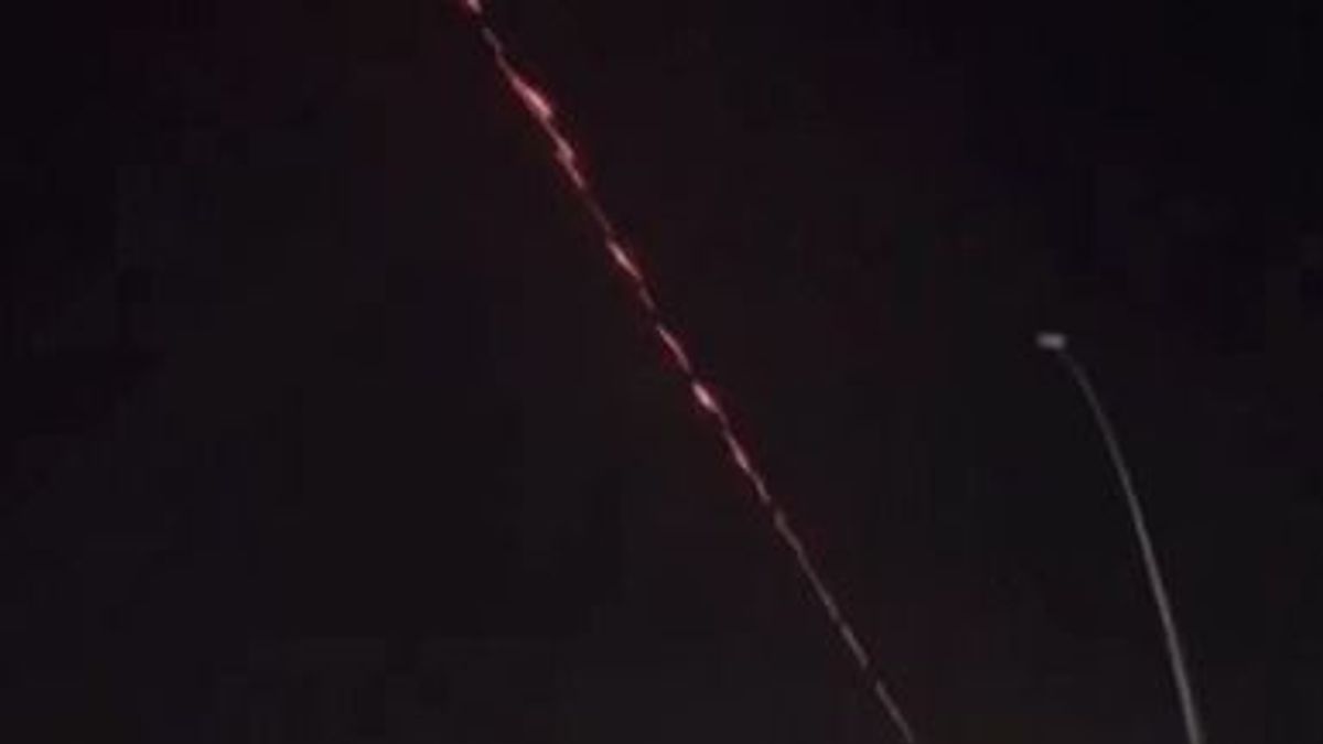 Úgy hányja a lövedéket, mintha nem lenne holnap: videóra vették, amint a hírhedt amerikai védelmi rendszer leszedi az iráni drónokat (VIDEÓ)