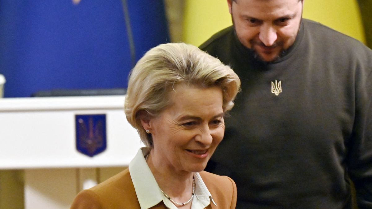 Megvan a név! A Politico újságírója bukhatott le a felvételen, ami bizonyítja a Brüsszel-Kijev tengely titkos alkuját