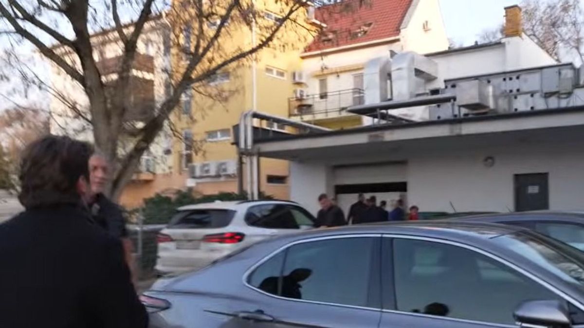 „Ez az ember védte a hazánkat!?” – Ruszin-Szendi Romulusz ismét „földre vágta magát” (VIDEÓ)