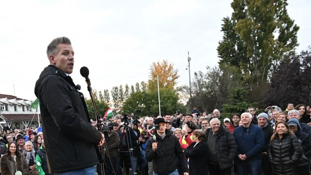 Terhelő fotó döntötte meg Magyar Péter hazugságát: a Tisza-vezér együtt szórakozott a drogos buli házigazdájával