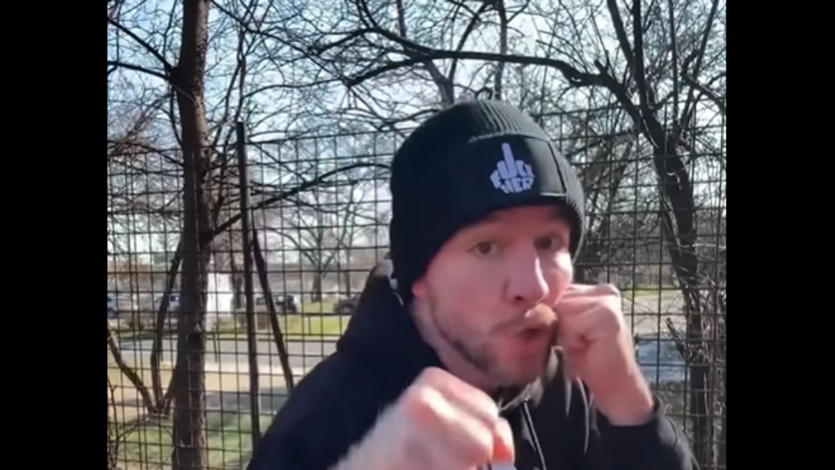 „Áll a bunyó?” – addig keménykedett noÁr, amíg Róka, a profi MMA-harcos hívta ki egy hivatalos mérkőzésre (VIDEÓ)