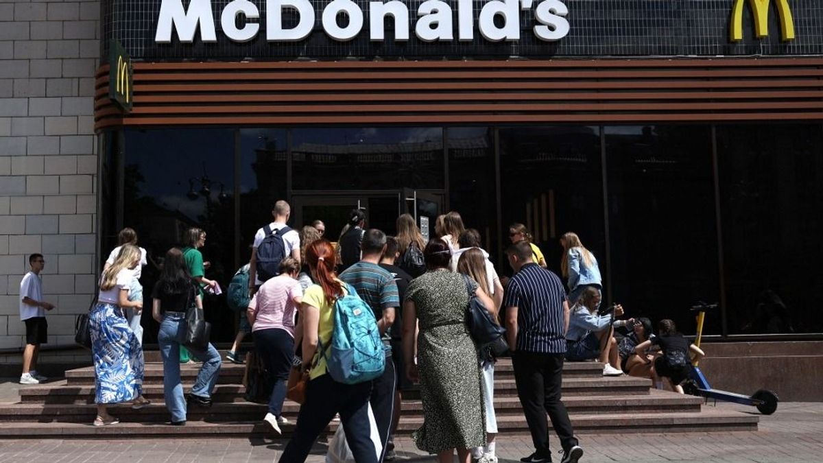 Őrült módon kaszálnak a nagyvállalatok Ukrajnában, a háború sem veszélyezteti a profitot