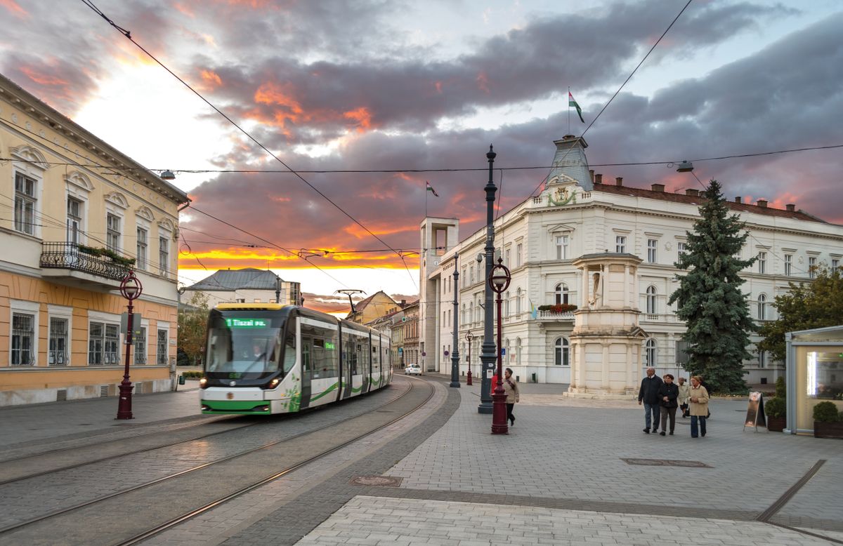 Miskolc,,Hungary,-,8,October,,2017:,Historic,City,Hall,Square