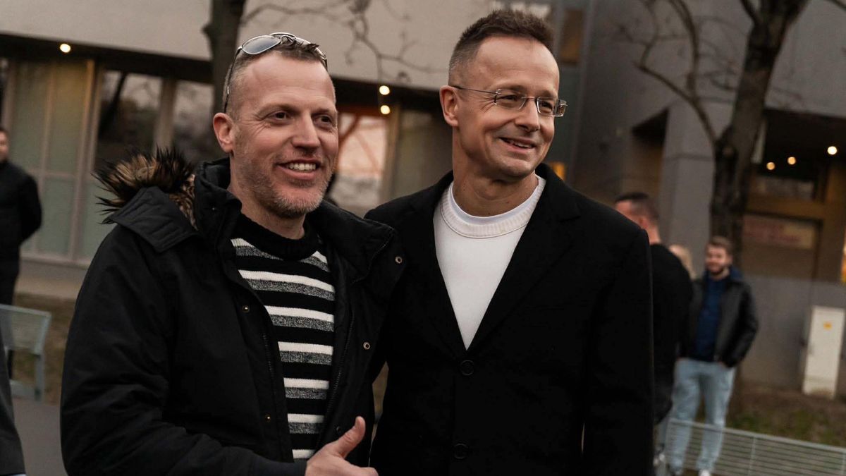 Szijjártó Péter betért egy üzletbe a Parlament mellett, majd leesett az álla (VIDEÓ)