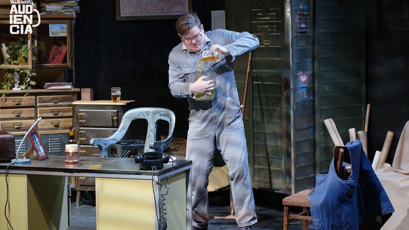 Mindenki szem a láncban