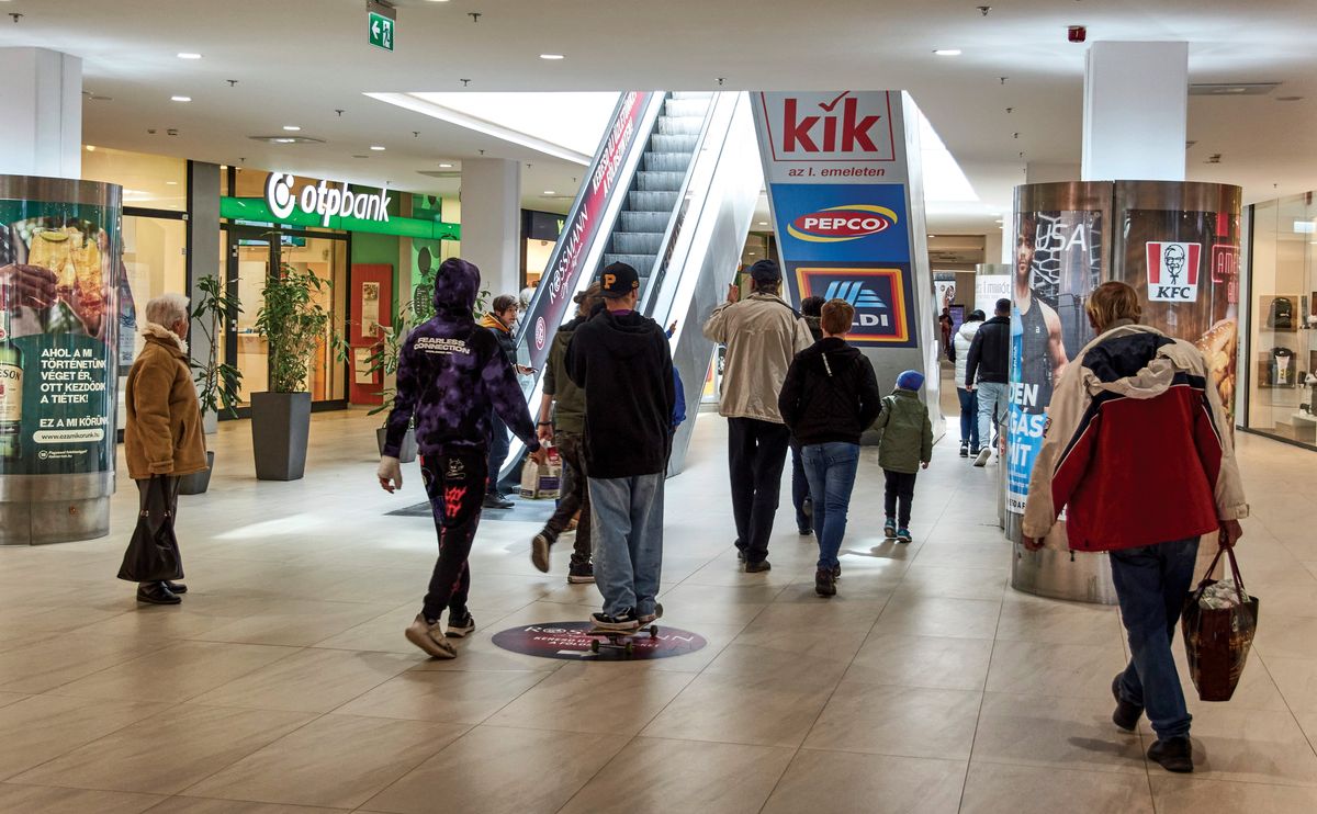 Ma Magyarországon már bátrabban költenek a fogyasztók, ha biztatónak ítélik meg a kilátásokat Fotó: MTI/Róka László