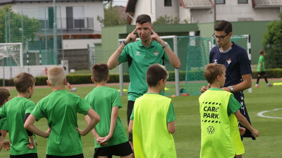 „Még a pap is a meccsről prédikál a templomban” – a Fradi ágán lévő Real Betis meglepő magyar szálai