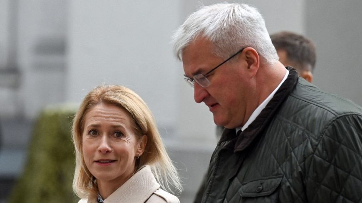 „Le kell küzdeni a Magyarország nevű akadályt” – üzente az ukrán külügyminiszter Kaja Kallas mellől